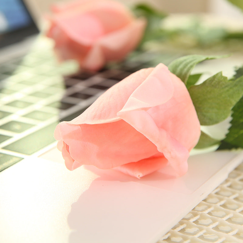Artificial Rose Bud For Living Room Indoor Decoration And Wedding
