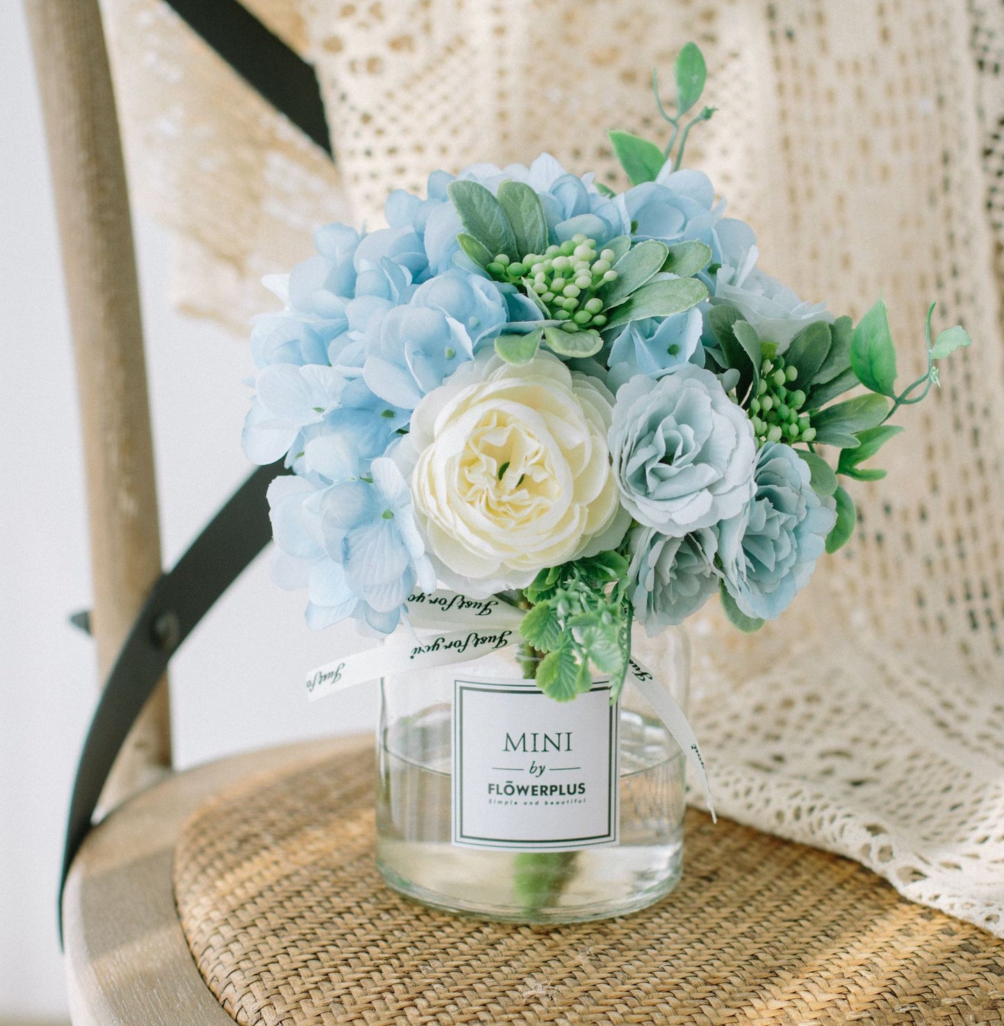 Circle Heart Series - Artificial Silk Flowers Bouquet Arrangement For Living Room And Indoor Decoration