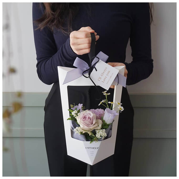 Curve Shaped Open Window Flower Gift Box