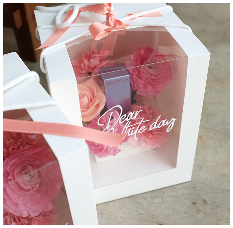 Square Shaped Handheld Flower Gift Box