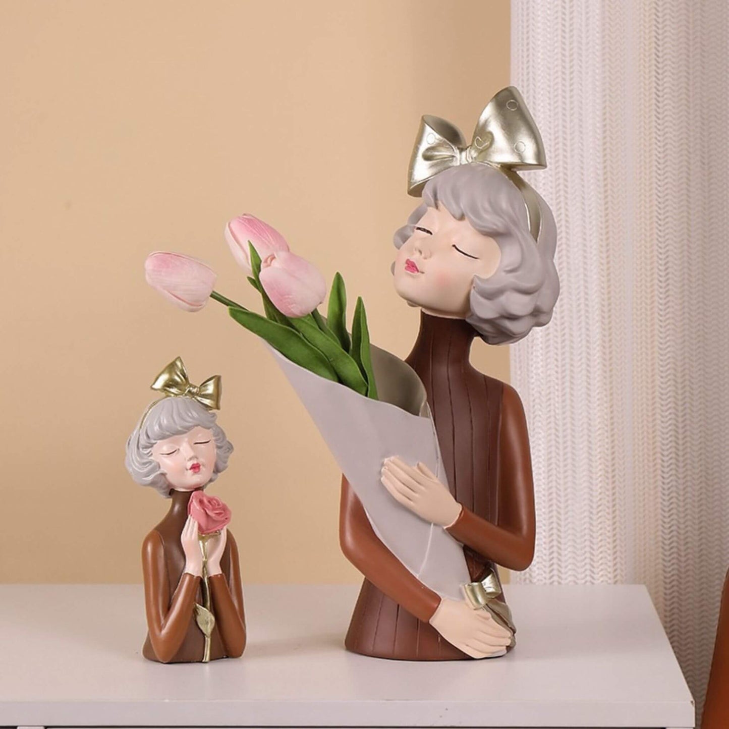 Wonderful Lassie Modern Craft Ornament And Vase