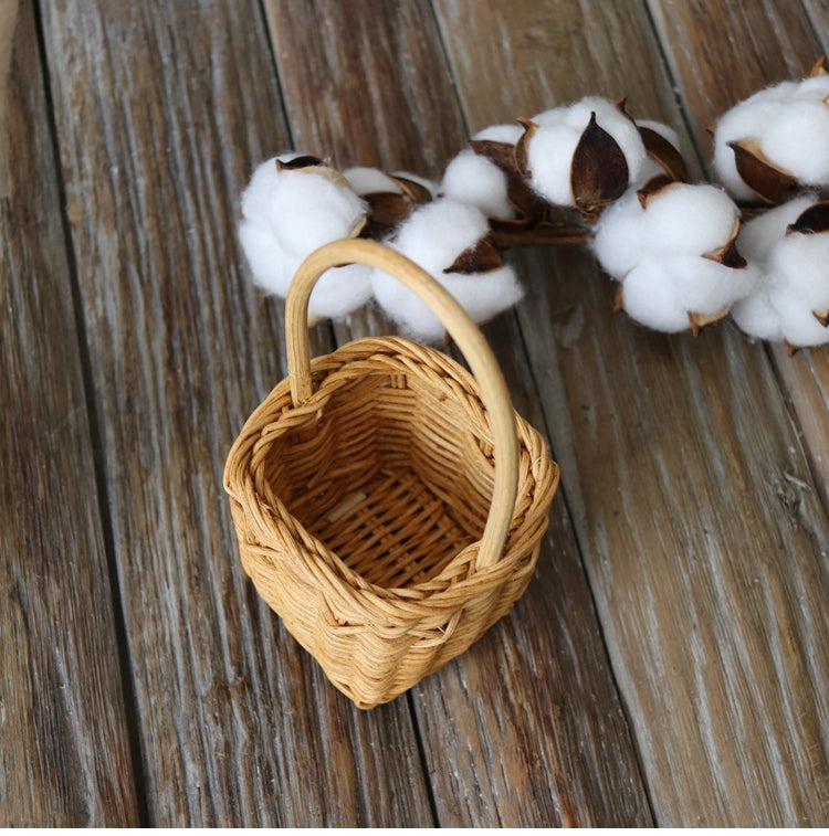 Rattan Handheld Flower Basket For Flower Arrangement