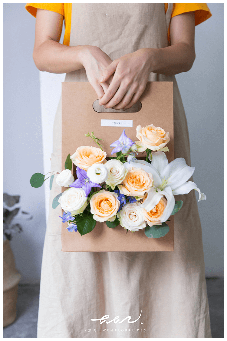 Amazon.com: Jutom 48 Pcs Kraft Paper Flower Box for Arrangement Bulk  Bouquet Bags with Handle, Rectangle Waterproof Flower Gift Bags Floral  Boxes Centerpiece for Thanksgiving Day Christmas Wedding Birthday : Health &