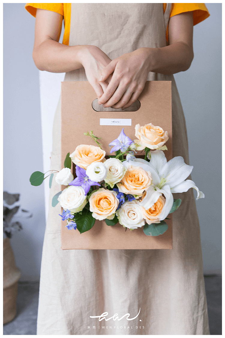 Open Window Handheld Flower Bag –